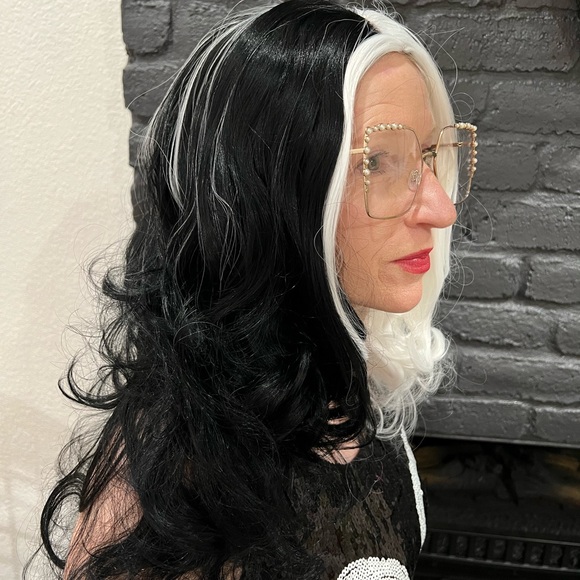 Black & white wig 🖤Two-Tone Long Wavy Villainess Wig Leg Avenue - Picture 6 of 10